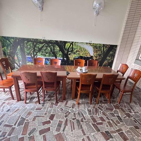 Plum Inn 1 Джиджи Екстериор снимка