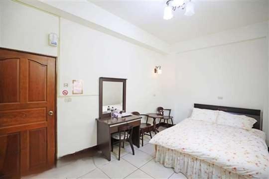 Plum Inn 1 Джиджи Екстериор снимка