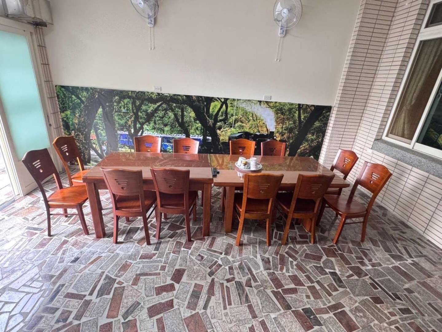Plum Inn 1 Джиджи Екстериор снимка